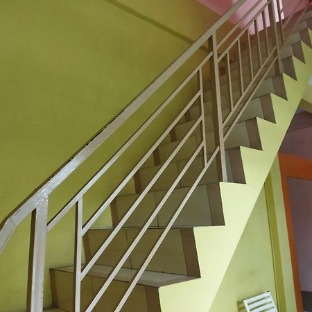 Oyo 92231 Penginapan Tanjung Alang Syariah Makassar Exteriör bild