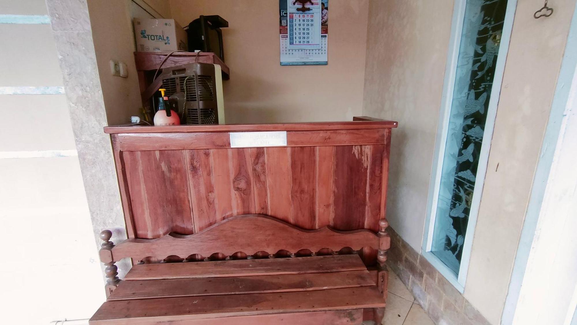 Oyo 92231 Penginapan Tanjung Alang Syariah Makassar Exteriör bild